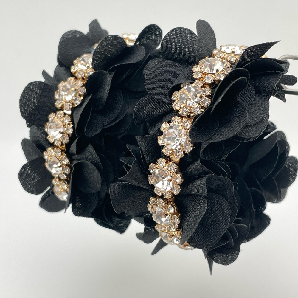 STUNNING FABRIC FLOWER CRYSTAL HOOP EARRINGS (BLACK)